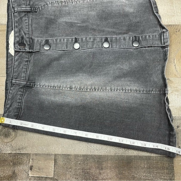 Altar’d State Front Button Denim Skirt size Medium - Picture 5 of 7